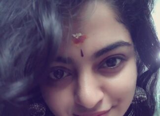 Nikhila Vimal Instagram - Morning scenes😍😇 #templevisit#thulam10#guddayppl😍😘