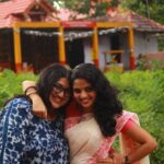 Nikhila Vimal Instagram – My idiot😍#sistr#mypersnlphotogrphr #clik