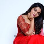 Nikhila Vimal Instagram – When life gets blurry, adjust your focus😉
📸: @basilpaulo.in 
🥻: @t.and.msignature 
💍: @m.o.dsignature 
💍🥻👠 : @pushpamathew28 
💄: @_femy_antony_ 

#thatsmyconstantexpression 🤷🏻‍♀️