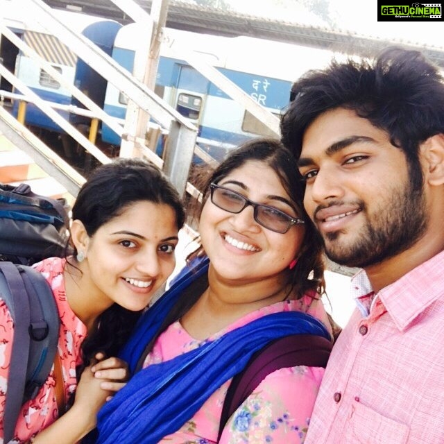 Nikhila Vimal Instagram - Jab we met :)#ammol#suhas #selfie