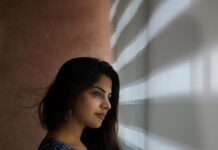 Nikhila Vimal Instagram - You can’t dull my sparkle ✨ 👗: @jugalbandhi 😘 #sundaymood☀️ #candidcasuals #whatsyourmoodtoday #personalphotographerbacktowork🌝