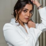 Nisha Agarwal Instagram - This thing I have with white ❤️😍 #mumbaiinfluencer #lifestyle #lifestyleblogger #mumbaifashionblogger #beauty