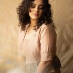 Nithya Menen Instagram – Photography – @shreyaksingh
Outfit – @studiobustle
Stylist – @sandhya__sabbavarapu
Styling team – @rashmi_angara @thumu_bhavana
@mythri_g