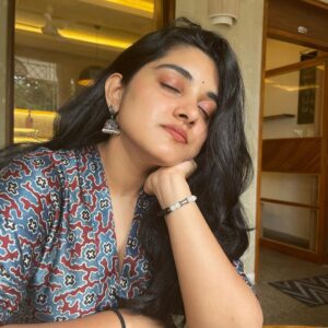 Nivetha Thomas Instagram - Hello.. Hi.. Snooze.