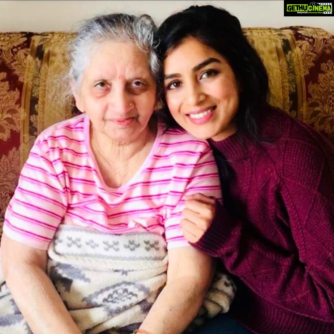 Pallavi Sharda Instagram - Two years since my beautiful grandmother left this world. I know your soul is watching over me Nanima. Itβs an honour to be your eldest granddaughter and to feel your spirit through mama πππ½