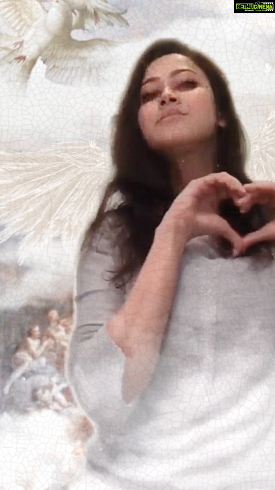 Panchi Bora Instagram - Self love is so important! Every morning wake up and see the most beautiful person in the mirror staring back at you say it loud “I AM BEAUTIFUL ” we criticize ourself much more than anyone else stop just accept yourself and start loving yourself ❤️ 22.2.22