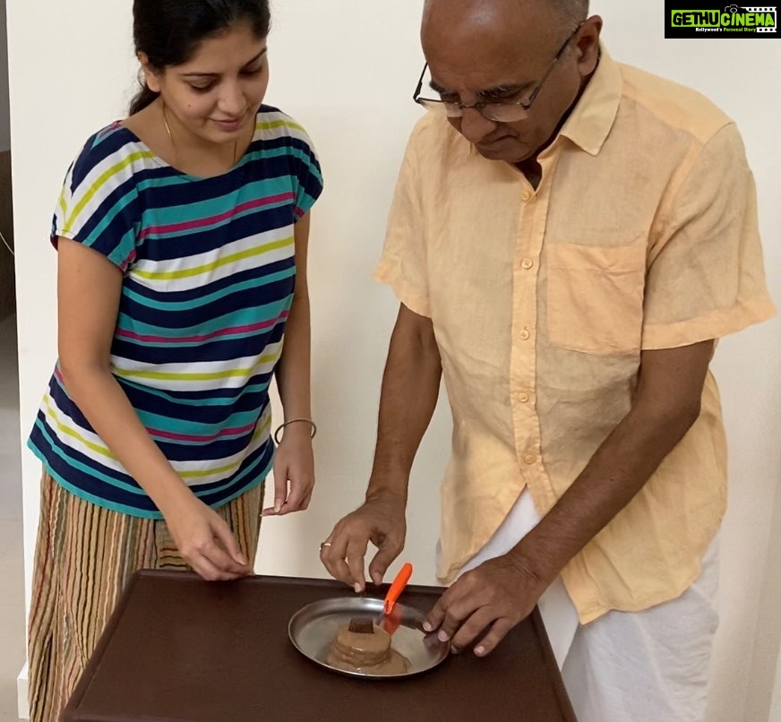 Papri Ghosh Instagram - Happy Father’s Day 👴🏼👨👧day for our real Superhero @ghoss_somnaath Celebrated with homemade biscuit cake #fathersday #fatherdaughter #happyfathersday #celebration #happyfaces #wishes #homemadecake #2generations #serial #actress #actresslife #suntv @suntv