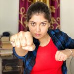 Papri Ghosh Instagram - Let’s show we all are prepared to fight against COVID-19 #paprighosh #fight #covid_19 #readytofight #fightcovid19 #getvaccienated #stayhome #staysafe #staystrong #eathealthy #exercise #stayfit #boxing #punch #corona #nareshclick #pandavarillam #kayal #serial #actress #hazeleyes #nomakeup #ponytail #redtop #checkshirts #tomboy #boxer #suntv @suntv