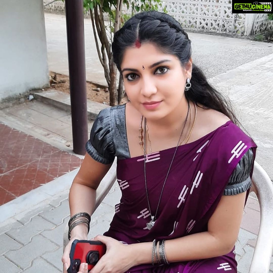 Papri Ghosh Instagram - Smile comes from within when you feel comfortable and that’s the real beauty 😊 Beautiful Saree from @ethnic_world23 #paprighosh #pandavarillam #kayal #suntv #serial #actress #clicks #takenby #naresheswar #nareshclick #saree #sareelove #comfortablefashion #colorful #beautiful #smile @suntv