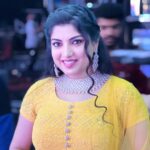 Papri Ghosh Instagram – Today #poovathalaiya @suntv at 1pm
Don’t miss it 

Thanks for the beautiful jewelry @chennai_jazz @luxefashion_jewellery 

#pandavarillam #fullfamily #gameshow #kayal #paprighosh #suntv #serial #actress #yellowdress #diamondnecklace #jewelry