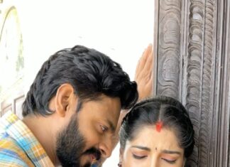 Papri Ghosh Instagram - @naresheswar @suntv #bgm #paprighosh #kuttykayal #pandavarillam #tamil #serial #suntv #suntvserial #onscreencouple #saree #jhimiki