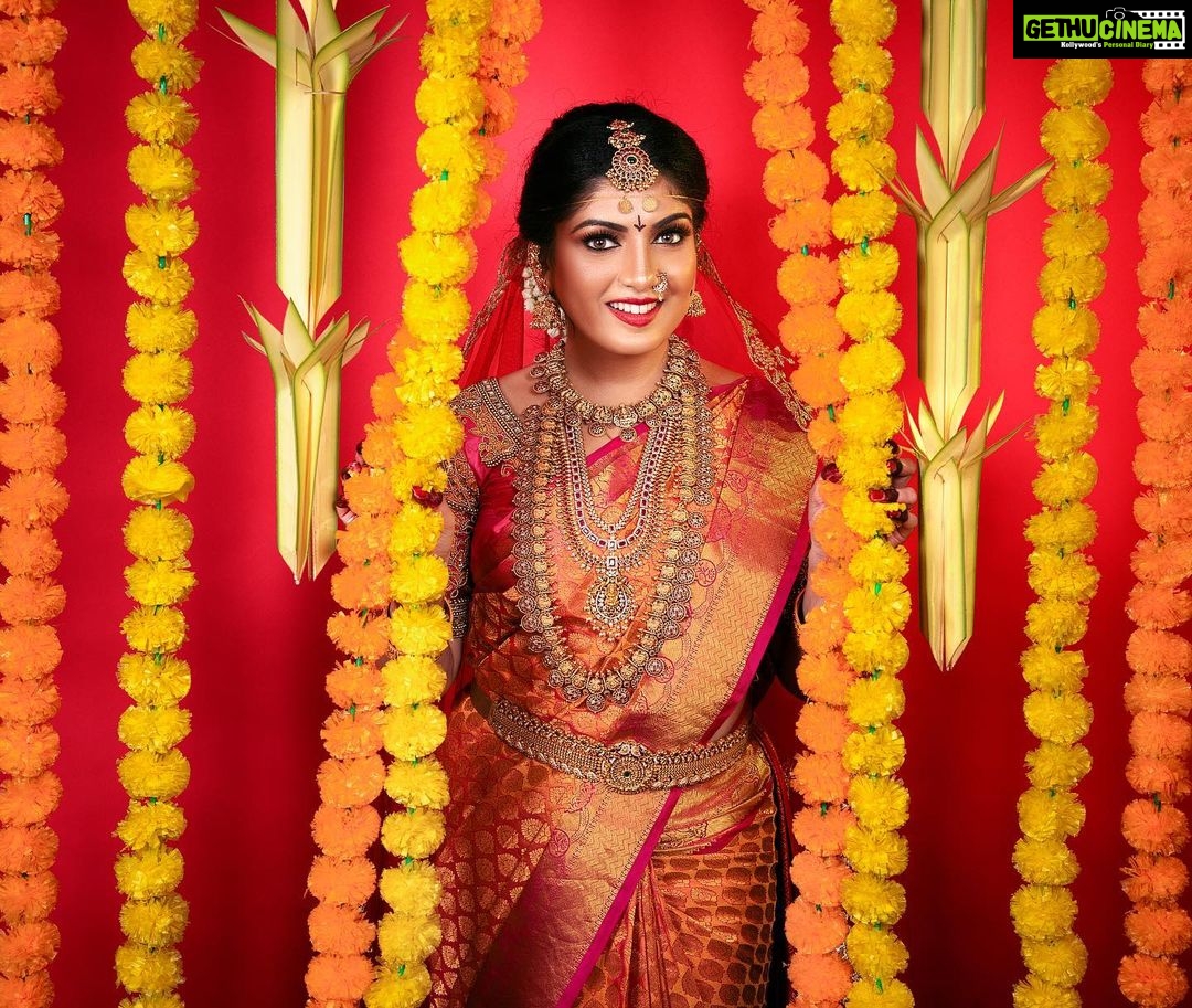 Papri Ghosh Instagram - Telugu bridal photoshoot Makeup & hair: @krish_makeovers @_chitras_makeup_artist_28 Costume: @chitras_fashion_studio Photography: @dk_photography28 @harish_thoppey @dk_space_rental Jewelry: @chennai_jazz #paprighosh #pandavarillam #kayal #bride #photoshoot #bridalphotoshoot #telugubride #southindianbride #indianbride #bridalmakeup #weddingjewellery #pattusaree #suntv #serial #actress #serialactress #actressphotoshoot