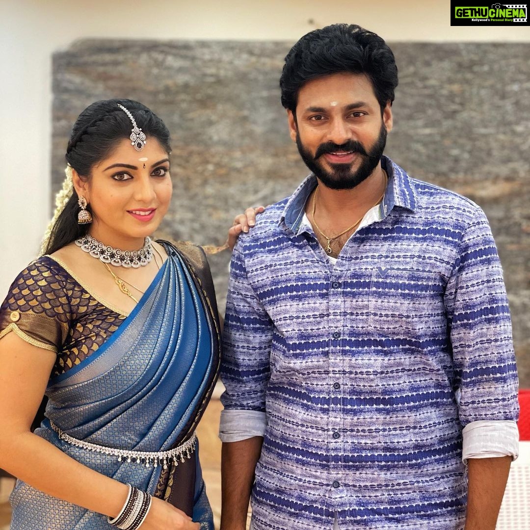 Papri Ghosh Instagram - Wish you all happy Indian new year ๐๐๐ #puthandu #puthanduvazthukal #2021 #paprighosh #pandavarillam #naresheswar #krithikaannamalai #kayal #kuttykayal #bluesaree #diamondjewelry #chennaijazz #suntv @suntv @naresheswar @krithika.annamalai