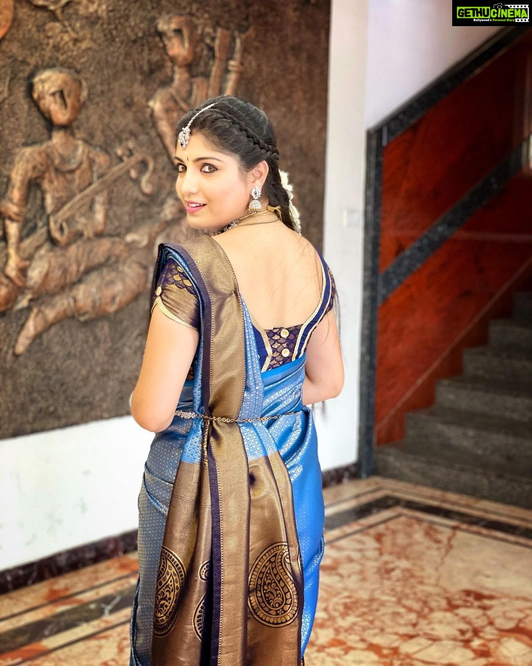 Papri Ghosh Instagram - A confident smile always fulfills your look no matter what you wear Saree @avsfashions Jewellery @chennai_jazz @luxefashion_jewellery Blouse @adhya_vyshnavee #takenby @naresheswar #nareshclick #wedding #tamilputhandu #puthandu #weddingseason #newyearwishes #paprighosh #pandavarillam #kayal #kuttykayal #suntvserial #actress #weddinglook #diamondjewelry #bluesaree #smile #selfconfidence #art #wallart Chennai, India
