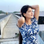 Papri Ghosh Instagram - #sunrise or #sunset be #energetic #feelgood #lovenature - ur #way to #goal is always #ready for #you #paprighosh #candid #highway #tshirt #pandavarillam #kayal #serial #actress #suntv @suntv