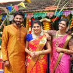 Papri Ghosh Instagram - #pongalcelebration with #pandavarillam #family @krithika.annamalai @naresheswar @suntv