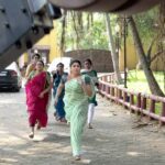 Papri Ghosh Instagram - #tamilsong #paprighosh #pandavarillam #pandavis #kayal #emotional #running in #saree #shooting @krithika.annamalai @aarthisubash_official @sailuimran @elakiyactress #shotby @naresheswar @suntv