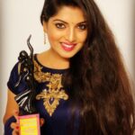 Papri Ghosh Instagram - This time my #smile has a #reason -this #award #paprighosh #awardwinning #bluedress #openhair #achievement #kayal #pandavarillam @suntv