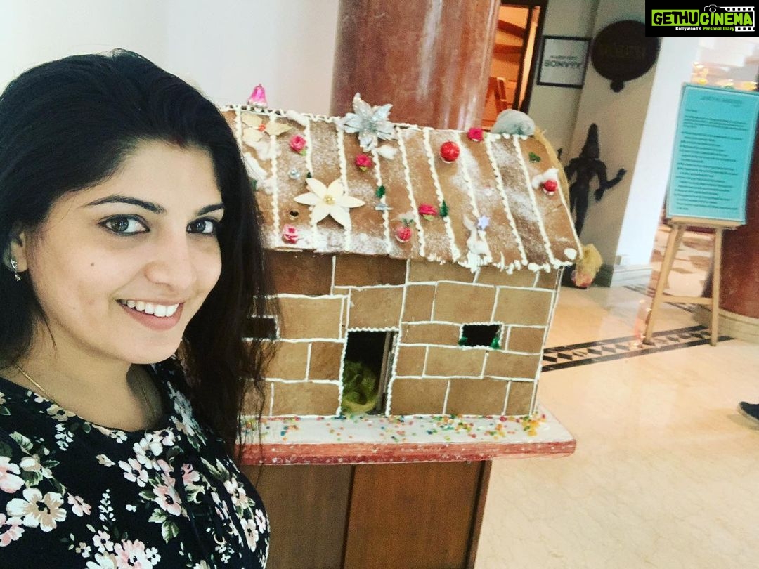 Papri Ghosh Instagram - A #selfie with #cookiehut to #remind #childhoodmemories #paprighosh