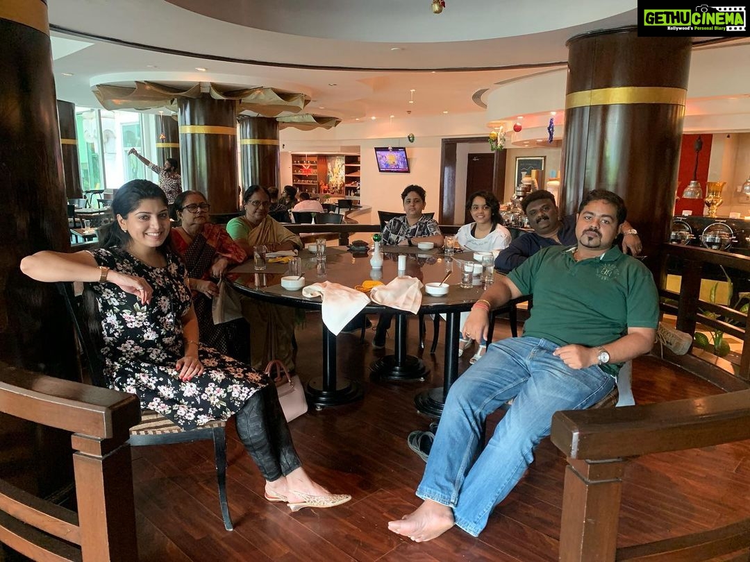 Papri Ghosh Instagram - #fun & #food at #familylunch #paprighosh