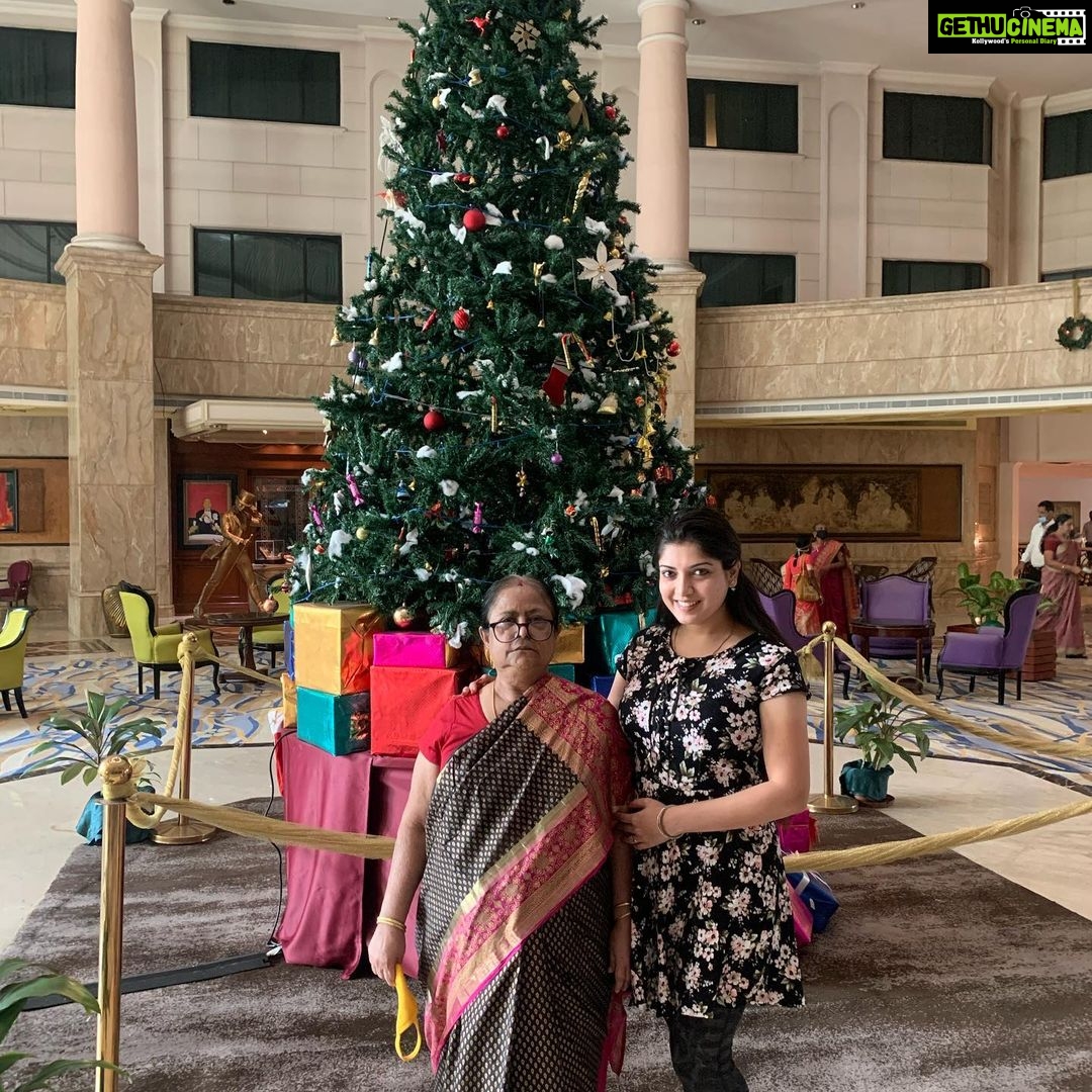 Papri Ghosh Instagram - A #date with my new #sweetheart #motherinlaw to bid #goodbye #2020 #paprighosh