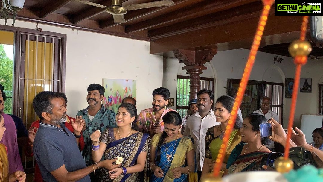 Papri Ghosh Instagram - Pandavar illam crossing 300 episodes #pandavarillam #suntv #kayal #kuttykayal #paprighosh #celebration