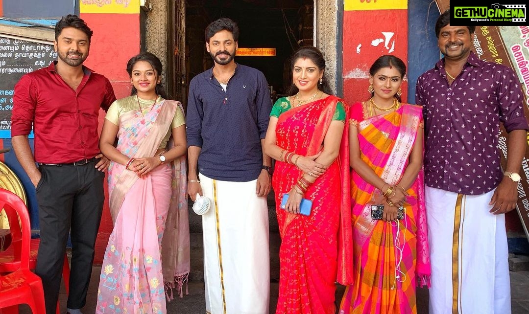Papri Ghosh Instagram - #kayal helps #chithi2 couple to get married along with #pandavarillam family @suntv