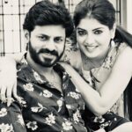 Papri Ghosh Instagram - Back to old glory! #90sfashion #blackandwhite @naresheswar #flowerprint #naturelovers #oldisgold #suntv #suntvserials #pandavarillam #kuttykayal #paprighosh #naresheswar #nayagi #terrace #photoshoot