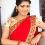 Papri Ghosh Instagram - Smile doesn’t need any reason! Let’s be happy😃 Thanks for the lovely saree @the_.happy_.shopping #paprighosh #pandavarillam #kayal #suntv #serialactress #behappy #redsaree