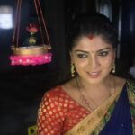 Papri Ghosh Instagram - Inner glow makes the photo perfect😊 Clicked by @naresheswar #pandavarillam #kayal #paprighosh #suntv #kuttykayal #nature #innerglow #bluesaree