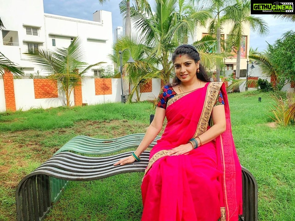 Papri Ghosh Instagram - Itโs always a good day! If itโs not, make it good ๐๐ . . @suntv #goodvibes #goodday #suntv #paprighosh #kayalpandavarillam #pandavarillam #nayagi