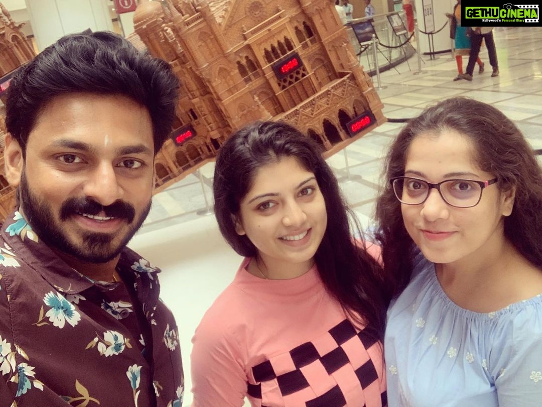 Papri Ghosh Instagram - #happy to #restart #shooting 😃 be straight even when the world is unbalanced @naresheswar @payelghosh884