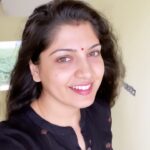 Papri Ghosh Instagram - No makeup slomo #paprighosh #pandavarillam #kayal #suntv #tamil #serial #actress #nomakeup #slomo #reels #black #dress #takenbyme