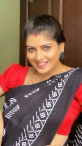 Papri Ghosh Instagram - #bebad #badshah #newsong #paprighosh #actress #pandavarillam #suntv #kayal #takenby @naresheswar @badboyshah #black #saree