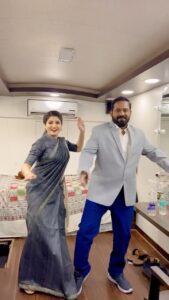 Papri Ghosh Instagram - Dance with Robo Sankar 💃🕺
Taken by Annachi 🎥
#paprighosh #robo #robosankar #trending #song #dance #quickheal #adshoot #caravan #tamil #actor #actress #suntv #serial #pandavarillam #kayal #takenby #annachi @roboshankar_actor