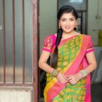 Papri Ghosh Instagram - Happy Onam🙏 Saree from @preethi_sarees_collection_ #paprighosh #pandavarillam #kayal #suntv #serial #actress #heroine #onam #saree #nareshclick