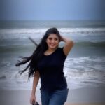 Papri Ghosh Instagram - Beach time @naresheswar #paprighosh #kuttykayal #pandavarillam #beach #ecr #camera #photography #suntv #serial #actress #actor #casualstyle #aftershoot #beachtime #slomo