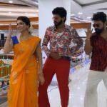 Papri Ghosh Instagram – Fun at shooting spot 
@naresheswar @guhanshanmugam 
#paprighosh #pandavarillam #kayal #kuttykayal #discodancer #80s #80sfashion #suntv #serial #actor #actress #dance #comedy #hindisongs