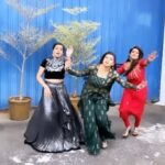 Papri Ghosh Instagram – Going with the trend 

#paprighosh #pandavarillam #actress #suntv #suntvserial #fun #dance #trending #hindisongs #hindi #tamilactress #tamilserials #dresses #colors #indowestern