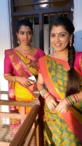 Papri Ghosh Instagram - #goingwiththetrend #trending #paprighosh #pandavarillam #telugusongs #sisters #suntv #serial #actress @krithika.annamalai