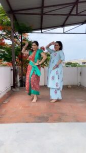 Papri Ghosh Instagram - #paprighosh #pandavarillam #kayal #sisters #friends #girlbestie #actress #suntv #serial #tamilsong #dance #soi @anu_chweety