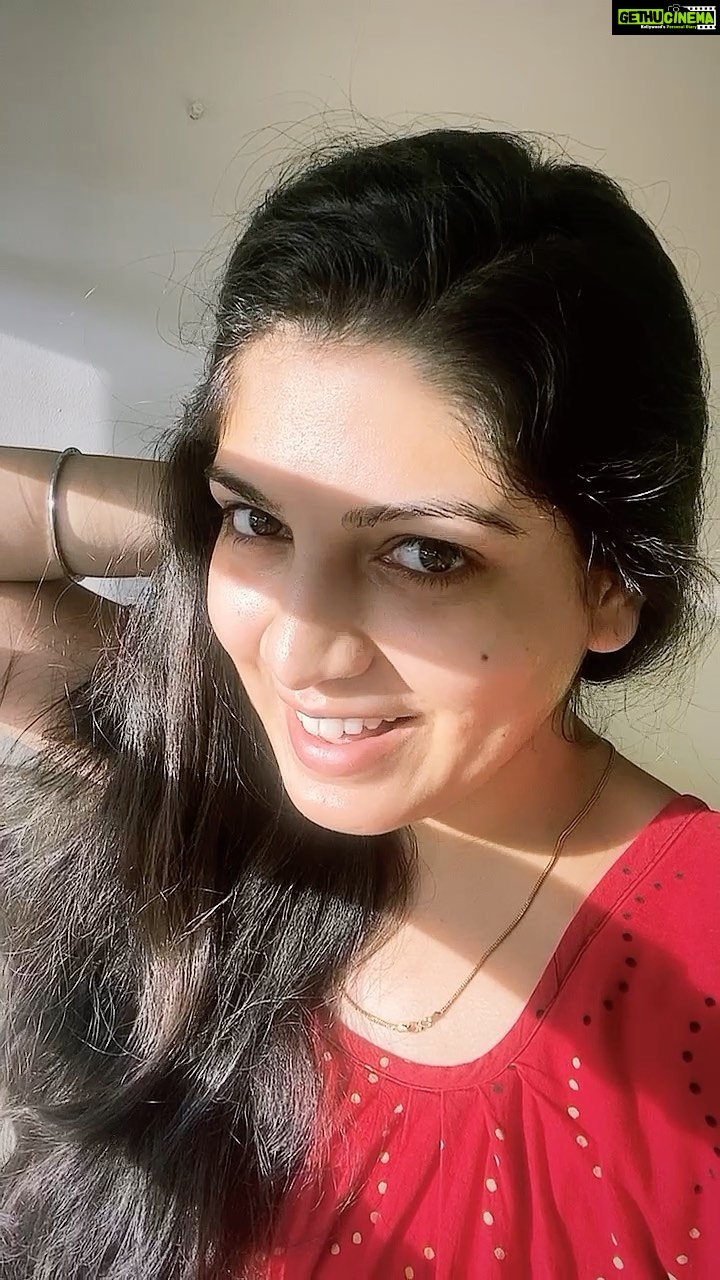 Papri Ghosh Instagram - #paprighosh #pandavarillam #suntv #serial #actress #nomakeup #sunlight #tamilsong #homely #smile #dream #desire #takenbyme