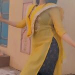 Paridhi Sharma Instagram - Hawa Hawai🥳 Pls excuse khatra😆 #reel #lovedtheenergy #happyvibes #comedy #dance #ckmdklook #freedance #paridhisharma Thanks for recording my cutie pie❤️❤️❤️ @vaishnaviprajapati___official