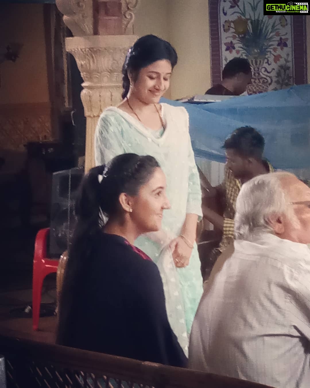 Paridhi Sharma Instagram - In between the shots... We are living our characters😊 @ashnoorkaur @sonytvofficial