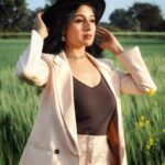 Paridhi Sharma Instagram – Let sunshine kiss your soul ❤️
#photoshoot #inthenature #experiment #looks #sunshine #instapic #paridhisharma

@official.khushal.Photography
.
Styling by @westyleup 
.
Makeup done by @akshita_gupta_makeup

Outfit : @pridal.in  jewellery: @sianofficial_