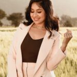 Paridhi Sharma Instagram - Let sunshine kiss your soul ❤️ #photoshoot #inthenature #experiment #looks #sunshine #instapic #paridhisharma @official.khushal.Photography . Styling by @westyleup . Makeup done by @akshita_gupta_makeup Outfit : @pridal.in jewellery: @sianofficial_