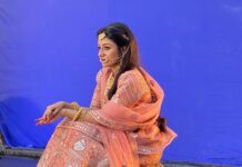 Paridhi Sharma Instagram - I am not posing, waiting for the shot to get ready 🤗 #actorslife #inthewater #jodhalook #zeeanmol #traditionalwear #Indianlook