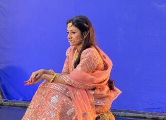 Paridhi Sharma Instagram - I am not posing, waiting for the shot to get ready 🤗 #actorslife #inthewater #jodhalook #zeeanmol #traditionalwear #Indianlook