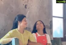 Paridhi Sharma Instagram - Itni si khushi❤️❤️❤️ Behind the Scenes😀 Loving this beautiful show with my charming and talented @vaishnaviprajapati___official Keep watching #ckmdk #chikookimummydurrkei #bts #paridhisharma @starplus @disneyplushotstar @nilanjana_p @herumbkhot On Starplus . @starplus @disneyplushotstar @herumbkhot @nilanjana_p