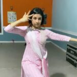 Paridhi Sharma Instagram - Practising Tandav for our show #chikookimummydurrkei Thanks @sanghvikenil for choreographing and capturing it 😀 Keep watching our show #ckmdk #paridhisharma @starplus @disneyplushotstar @herumbkhot nilanjana_p